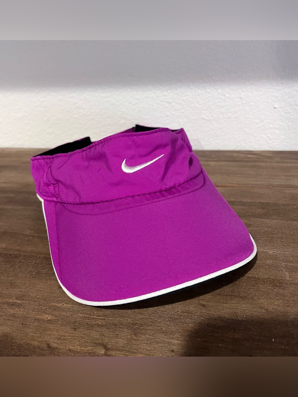 Nike Featherlight Dri-Fit Women Visor Hat Strapback OSFM Purple Swoosh Adjust